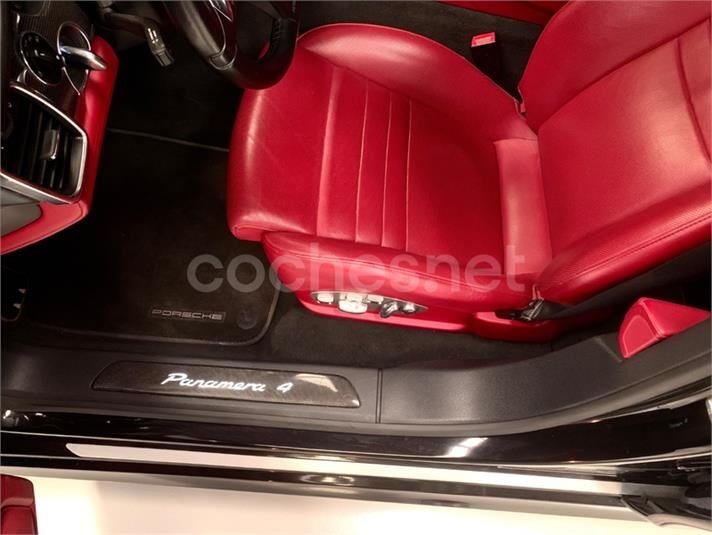 PORSCHE Panamera 3.0 4S